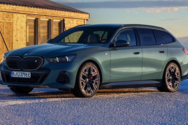 BMW i5 eDrive40 Touring BMW i5 eDrive40 Touring image