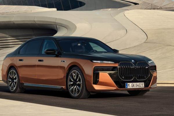 BMW i7 M70 xDrive BMW i7 M70 xDrive image