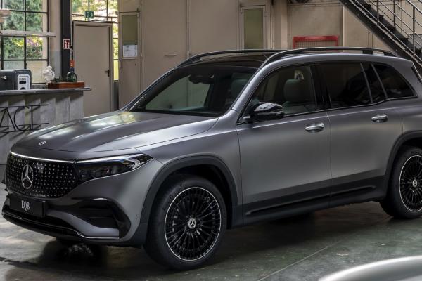 Mercedes EQB 300 4MATIC image