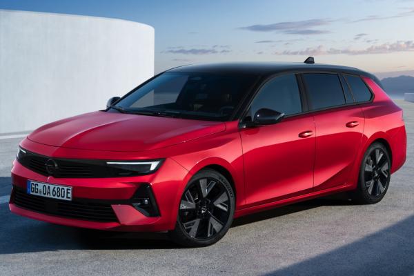 Opel Astra Sports Tourer Electric image