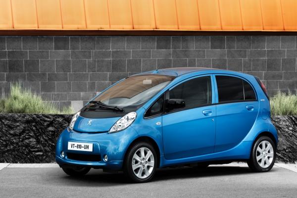 Peugeot iOn  image