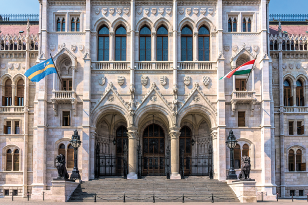 Hungary Breaks Monthly Record for BEV registrations in March 2025 image